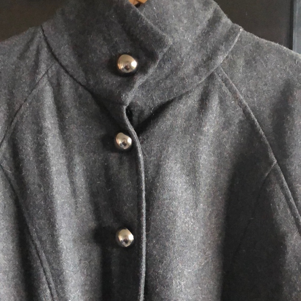 Tweeds Jacket - Picture 2 of 7